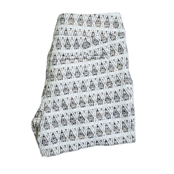 Loft Shorts - Picture 3 of 8